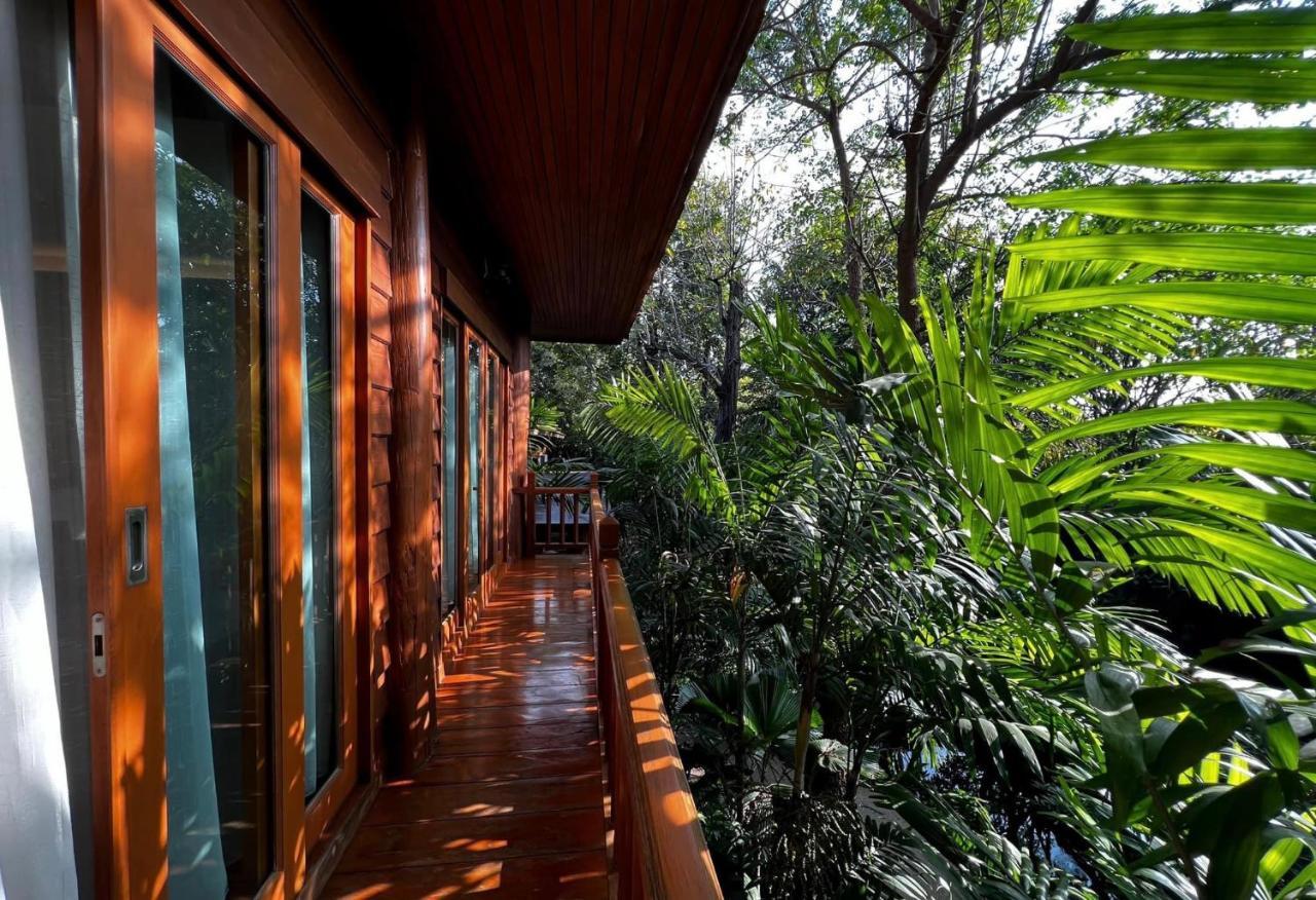 Vanasin Residence Tak Exterior foto