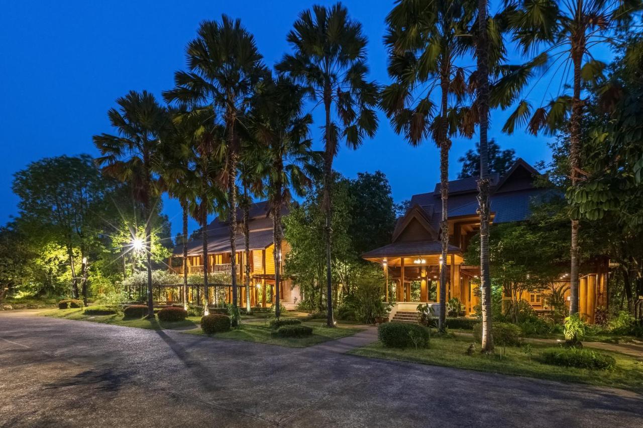Vanasin Residence Tak Exterior foto
